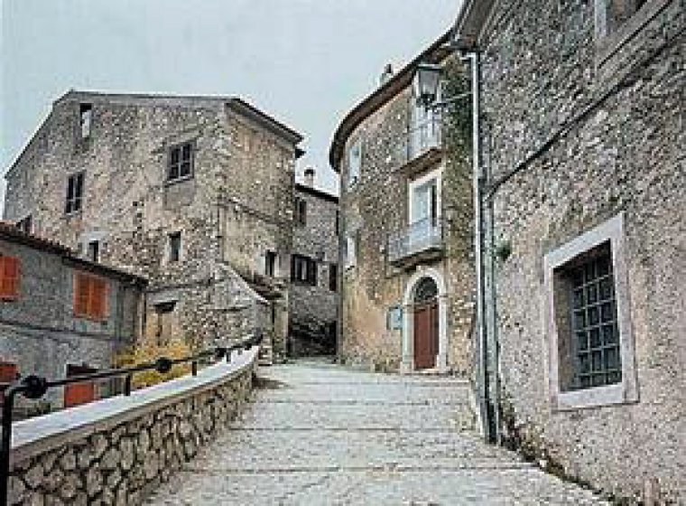 fot. Wikipedia/Bros/ centrum włoskiego miasteczka Roccasecca